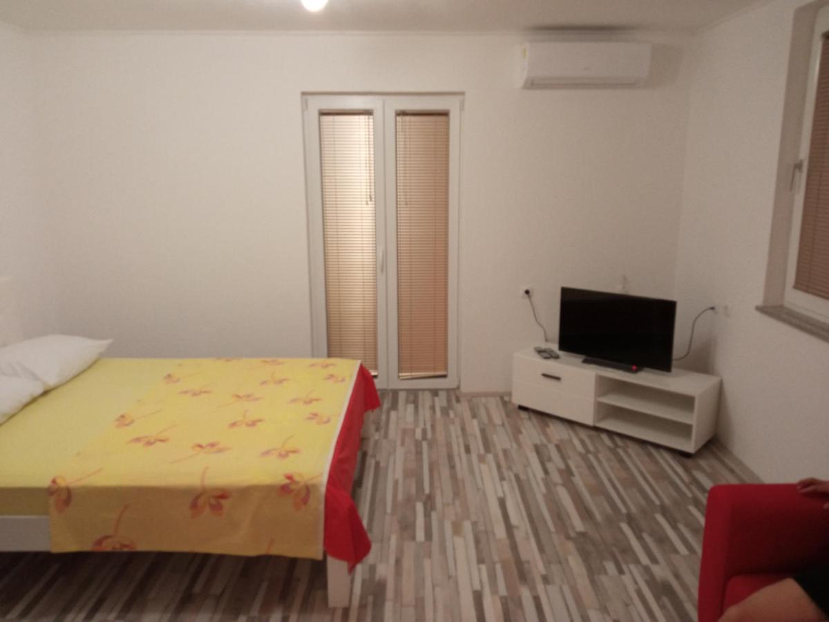 Studio Apartman Matkovic Имотски Экстерьер фото