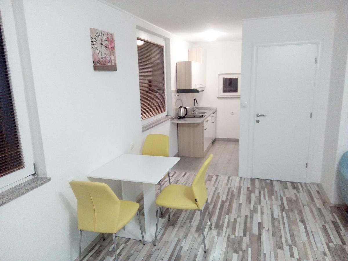 Studio Apartman Matkovic Имотски Экстерьер фото